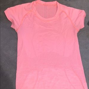Lululemon t-shirt